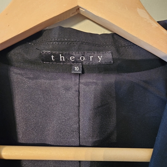 Theory Wool Women's Classic Black Blazer Size 10. - Picture 4 of 8